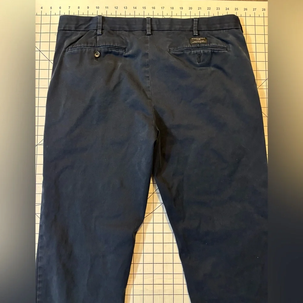 Banana Republic Men’s Size 38/32 Navy‎ Emerson Straight Fit Chino Pants